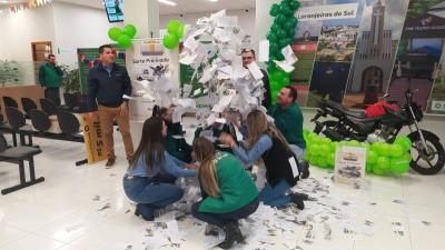 Sicredi Grandes Lagos realizou o sorteio da promoÃ§Ã£o RDC em suas AgÃªncias